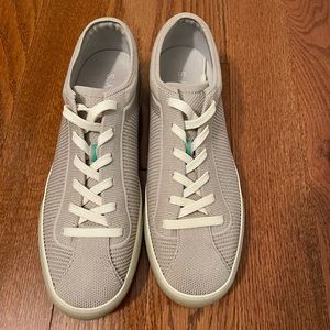Rothy’s The Lace Up Sneaker in Gray